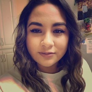 Meet your Posher, Myra